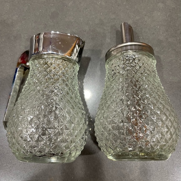 VINTAGE INDIANA GLASS CLEAR DIAMOND POINT 4 pc SET! Syrup, Sugar Salt & Pepper - Picture 2 of 14